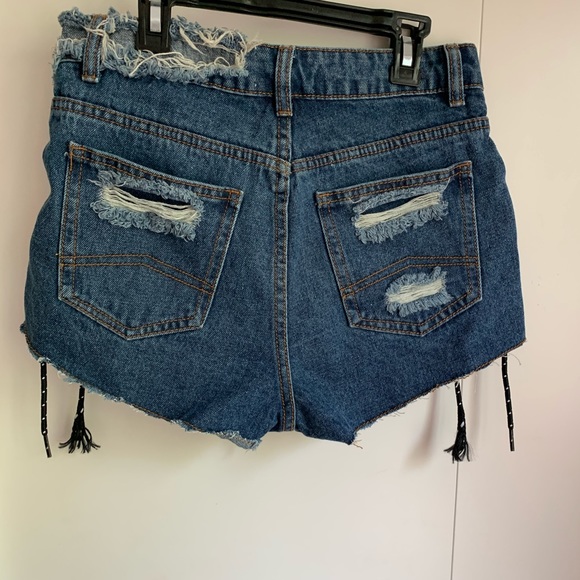 These shorts from the brand AC For AG - Picture 2 of 3